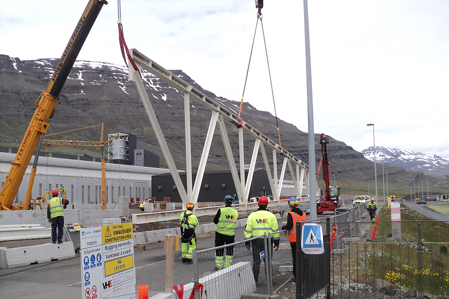 Stálsmiðja VHE reisning mannvirkja